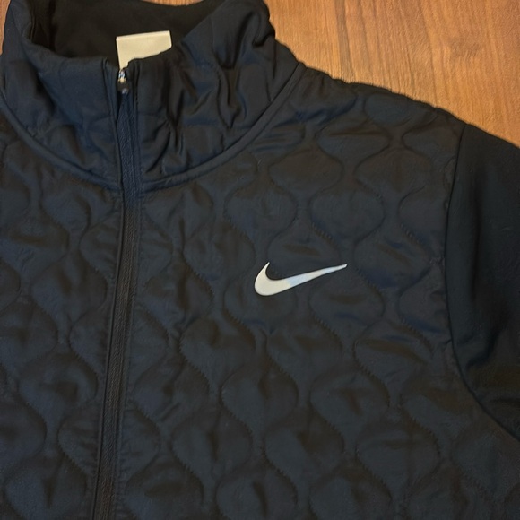 Nike Quilted light weight Jacket EUC - Picture 2 of 10